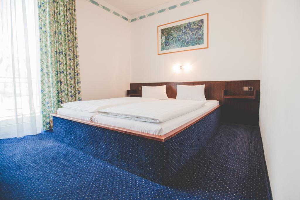 Wolke 7 Hotel Reutte Ngoại thất bức ảnh